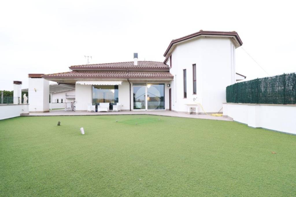 casa indipendente in vendita a Mosciano Sant'Angelo
