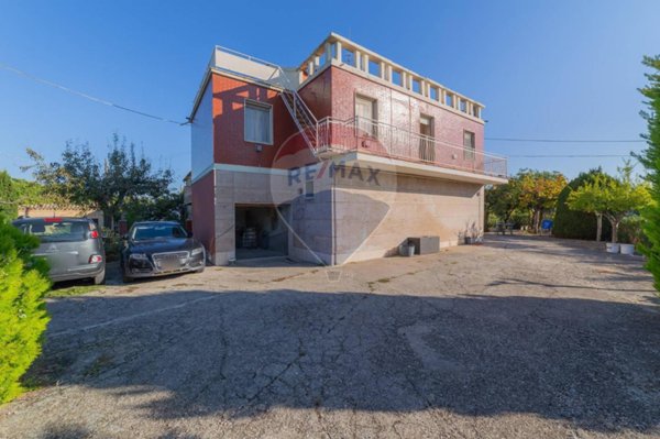casa indipendente in vendita a Mosciano Sant'Angelo