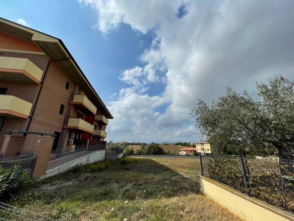 terreno edificabile in vendita a Mosciano Sant'Angelo