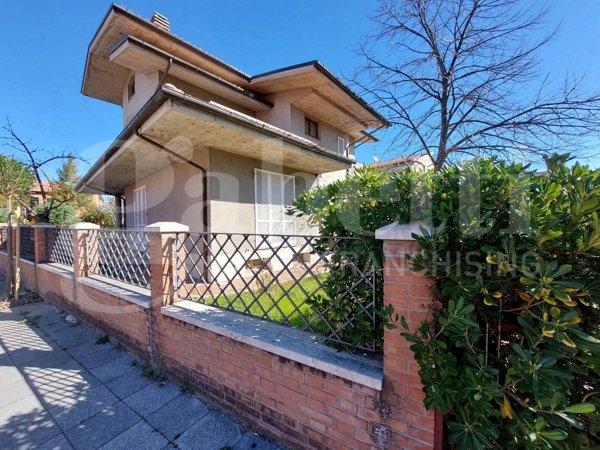 casa indipendente in vendita a Mosciano Sant'Angelo