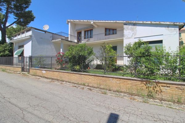 casa indipendente in vendita a Mosciano Sant'Angelo