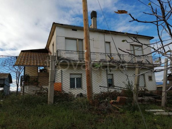 casa indipendente in vendita a Mosciano Sant'Angelo
