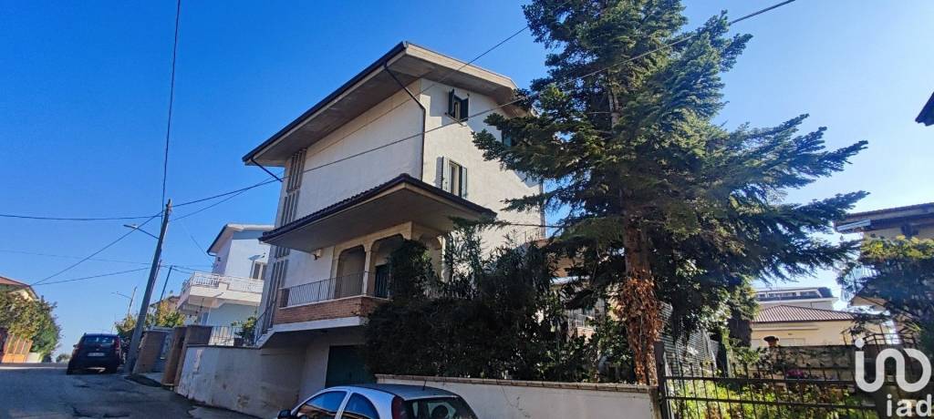 casa indipendente in vendita a Mosciano Sant'Angelo