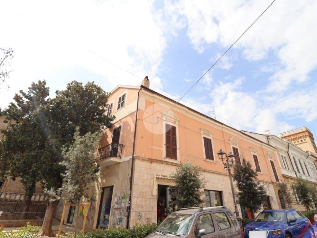 intera palazzina in vendita a Mosciano Sant'Angelo