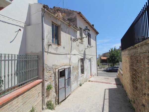 casa indipendente in vendita a Mosciano Sant'Angelo