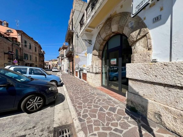 locale commerciale in vendita a Mosciano Sant'Angelo