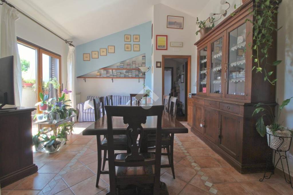 appartamento in vendita a Mosciano Sant'Angelo in zona Montone
