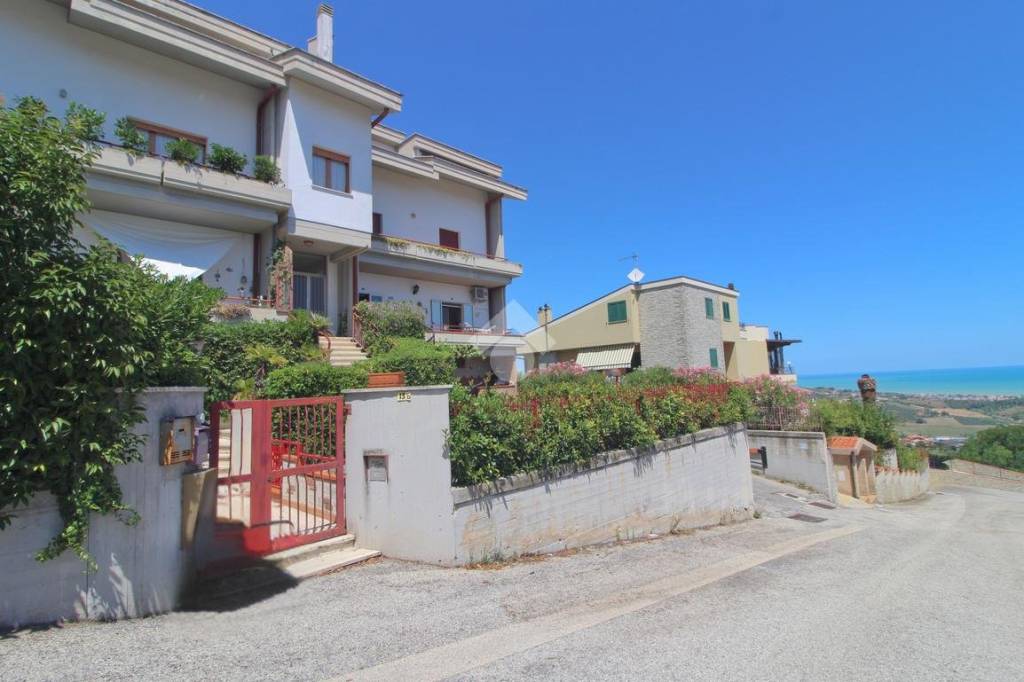 appartamento in vendita a Mosciano Sant'Angelo in zona Montone