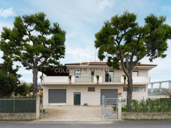 casa indipendente in vendita a Mosciano Sant'Angelo