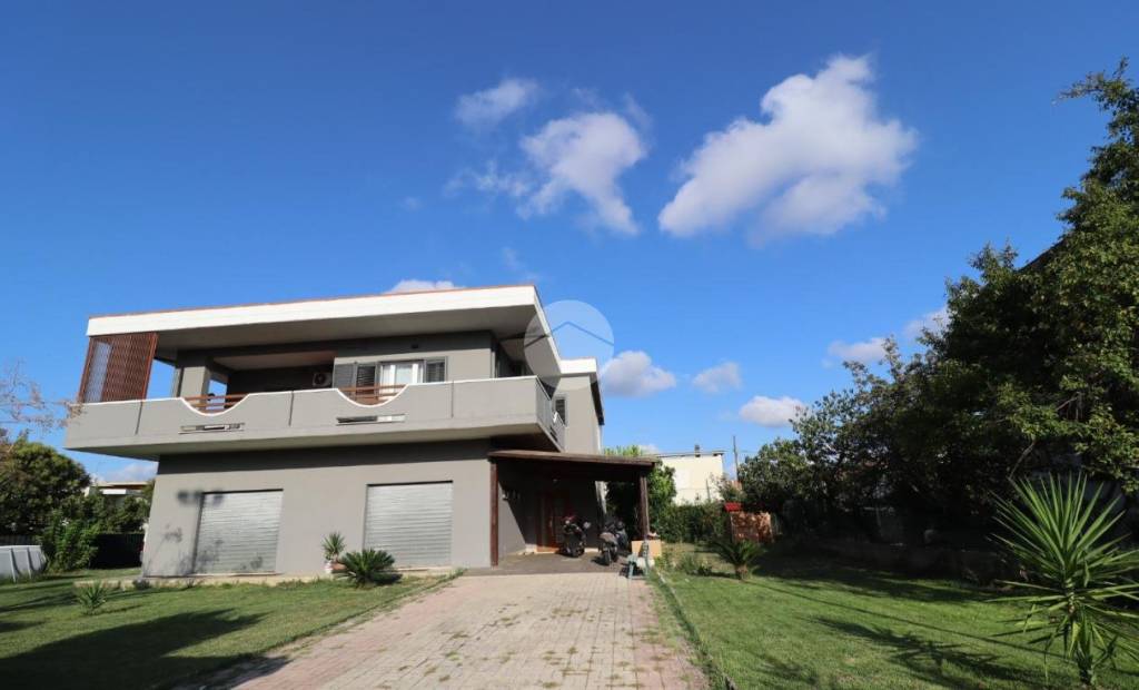 casa indipendente in vendita a Mosciano Sant'Angelo