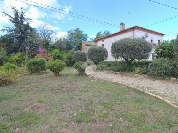 casa indipendente in vendita a Mosciano Sant'Angelo
