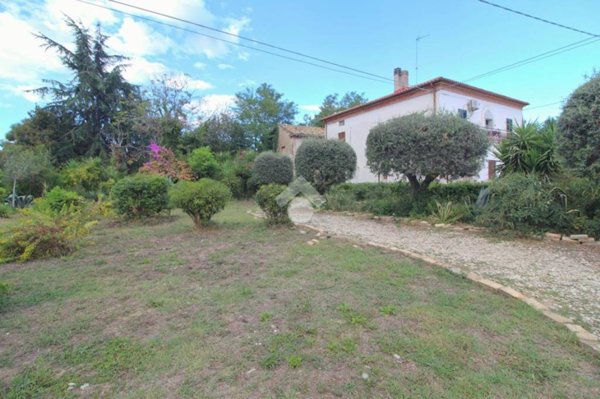 casa indipendente in vendita a Mosciano Sant'Angelo