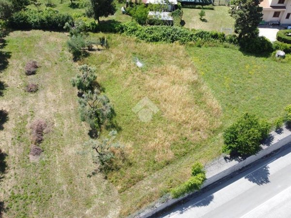 terreno edificabile in vendita a Mosciano Sant'Angelo