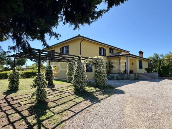 casa indipendente in vendita a Mosciano Sant'Angelo in zona Colle Imperatore