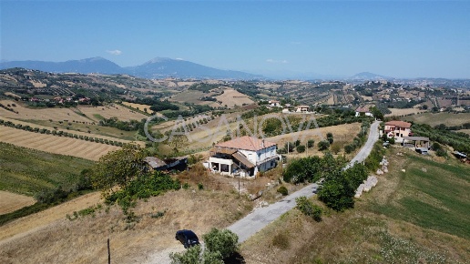 bifamiliare in vendita a Mosciano Sant'Angelo