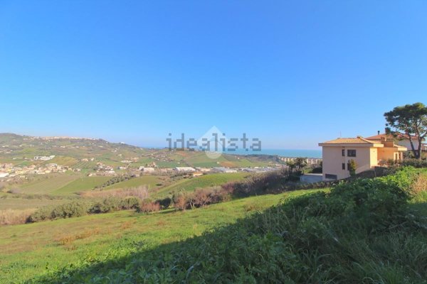 terreno edificabile in vendita a Mosciano Sant'Angelo