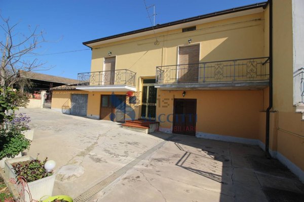 casa indipendente in vendita a Mosciano Sant'Angelo