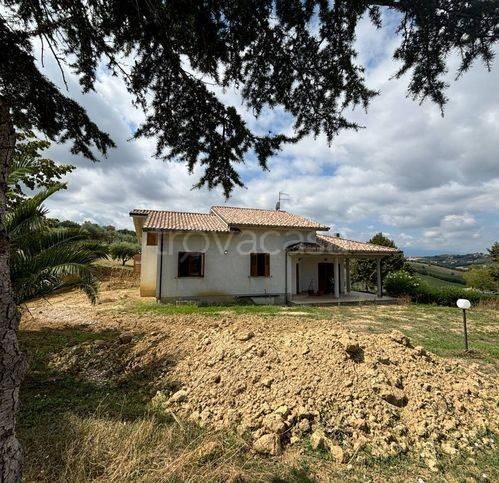casa indipendente in vendita a Mosciano Sant'Angelo