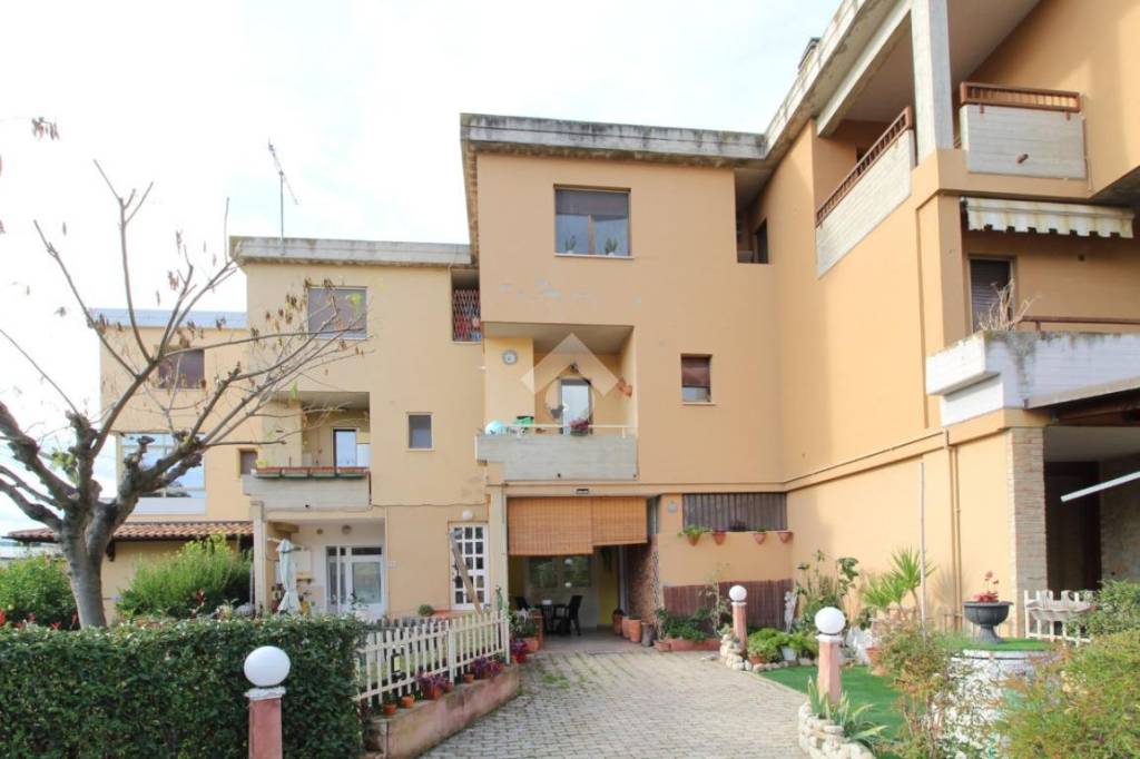 casa indipendente in vendita a Mosciano Sant'Angelo