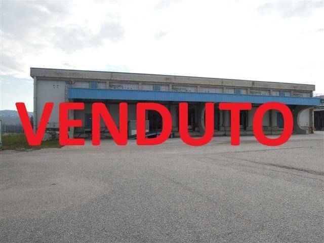 locale commerciale in vendita a Mosciano Sant'Angelo