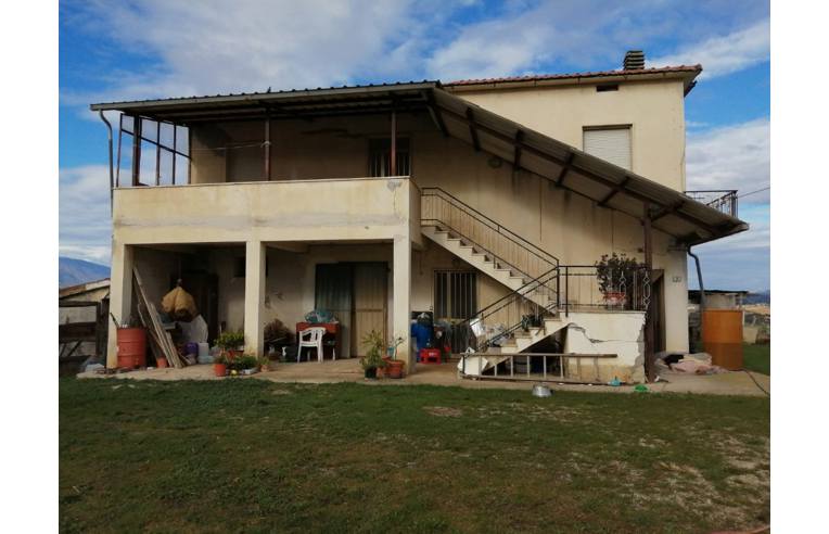 casa indipendente in vendita a Mosciano Sant'Angelo