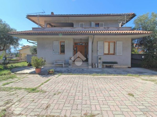 casa indipendente in vendita a Mosciano Sant'Angelo