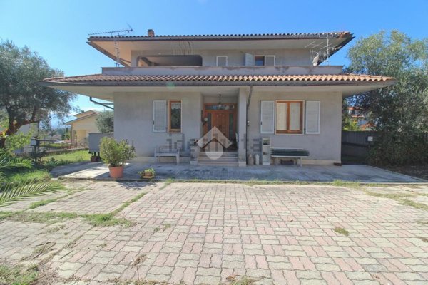 casa indipendente in vendita a Mosciano Sant'Angelo