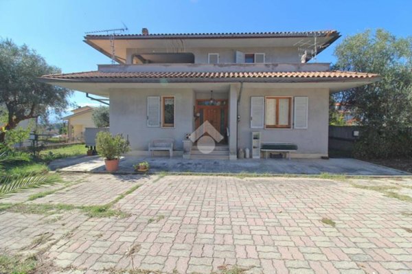 casa indipendente in vendita a Mosciano Sant'Angelo