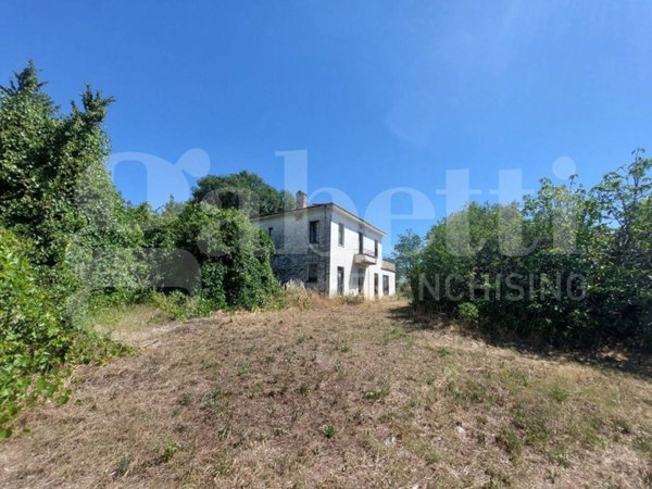 casale in vendita a Mosciano Sant'Angelo