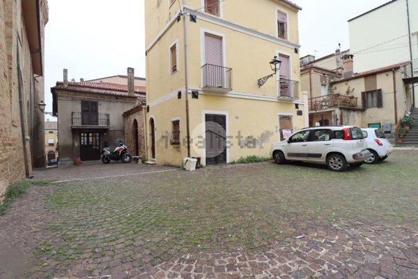 casa indipendente in vendita a Mosciano Sant'Angelo