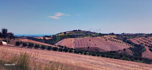 casa indipendente in vendita a Mosciano Sant'Angelo in zona Montone