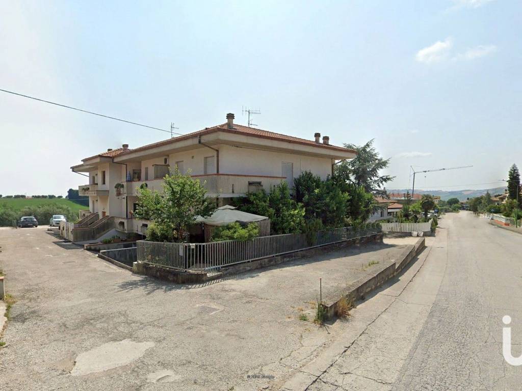 casa indipendente in vendita a Mosciano Sant'Angelo