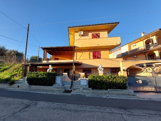 casa indipendente in vendita a Mosciano Sant'Angelo