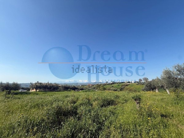 casa indipendente in vendita a Mosciano Sant'Angelo