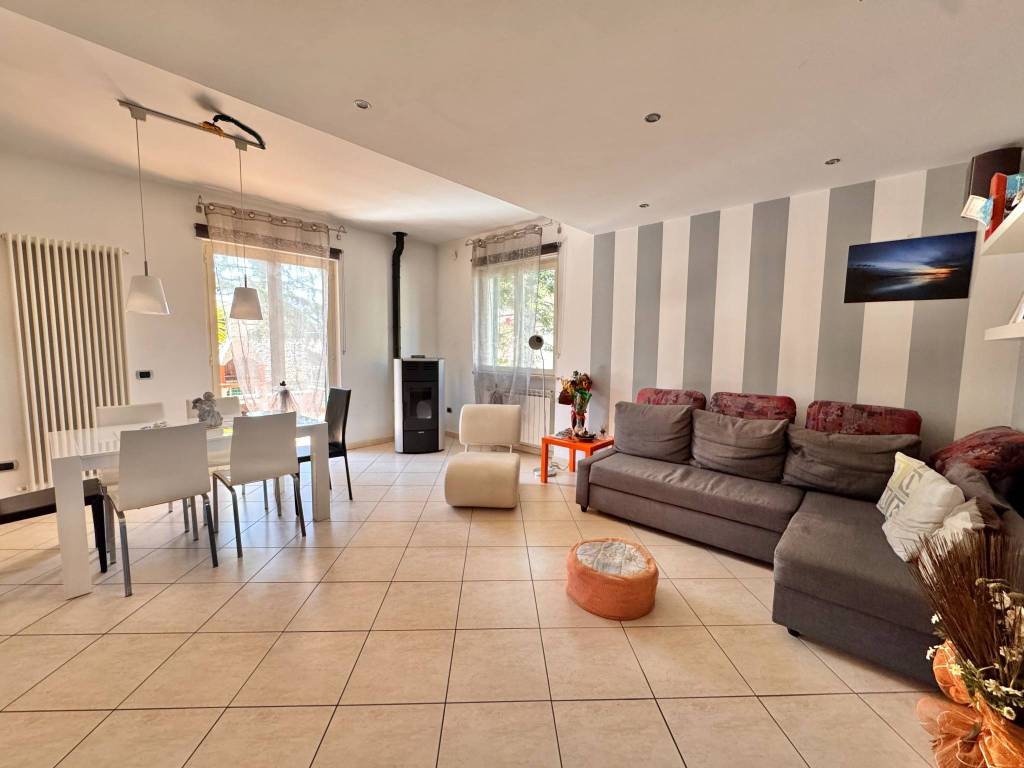 casa indipendente in vendita a Mosciano Sant'Angelo