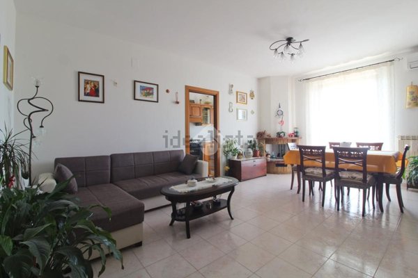 appartamento in vendita a Mosciano Sant'Angelo in zona Montone