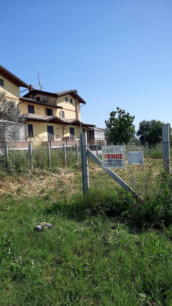 casa indipendente in vendita a Mosciano Sant'Angelo in zona Convento