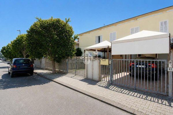 casa semindipendente in vendita a Mosciano Sant'Angelo