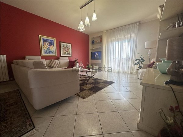 casa semindipendente in vendita a Mosciano Sant'Angelo