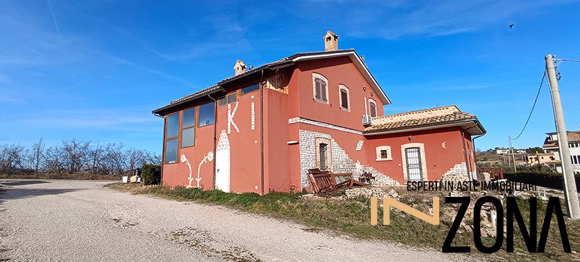 casa indipendente in vendita a Mosciano Sant'Angelo