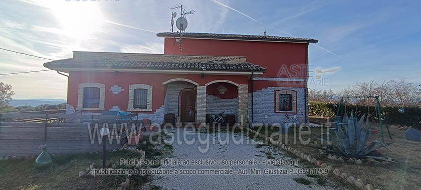 casa indipendente in vendita a Mosciano Sant'Angelo in zona Collepietro