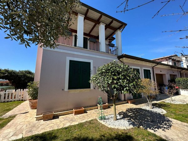 casa indipendente in vendita a Mosciano Sant'Angelo in zona Costa del Monte