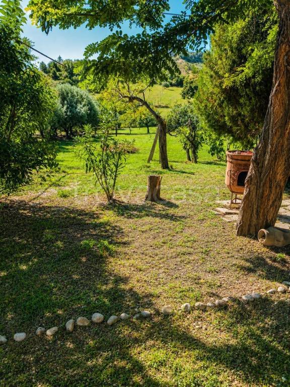 casa indipendente in vendita a Mosciano Sant'Angelo in zona Montone
