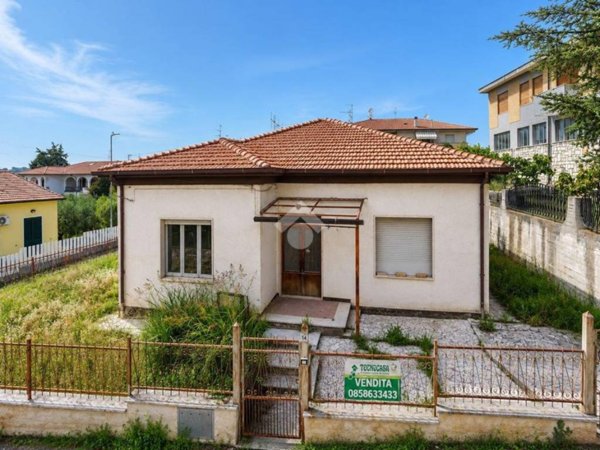 casa indipendente in vendita a Mosciano Sant'Angelo in zona Convento