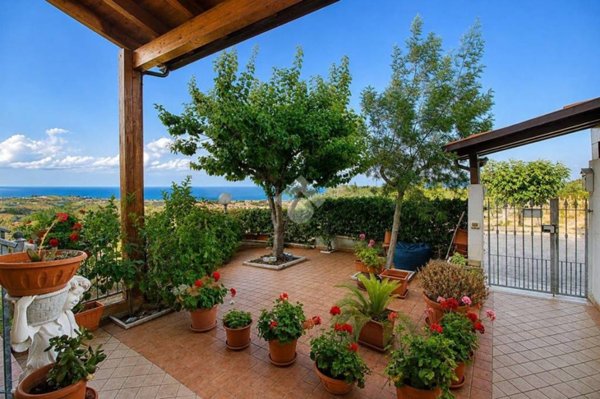 casa indipendente in vendita a Mosciano Sant'Angelo in zona Montone
