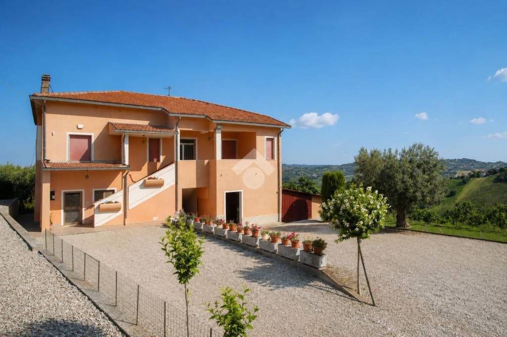 casa indipendente in vendita a Mosciano Sant'Angelo in zona Colle Cerreto