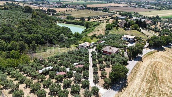 casa indipendente in vendita a Mosciano Sant'Angelo in zona Selva Alta