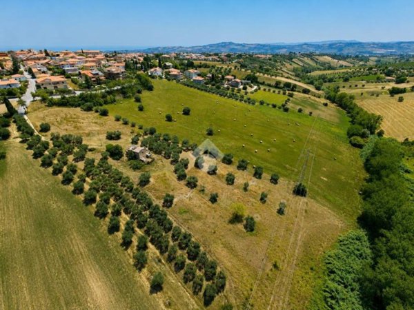 terreno edificabile in vendita a Mosciano Sant'Angelo