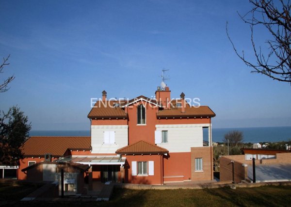 casa indipendente in vendita a Mosciano Sant'Angelo in zona Colle Imperatore