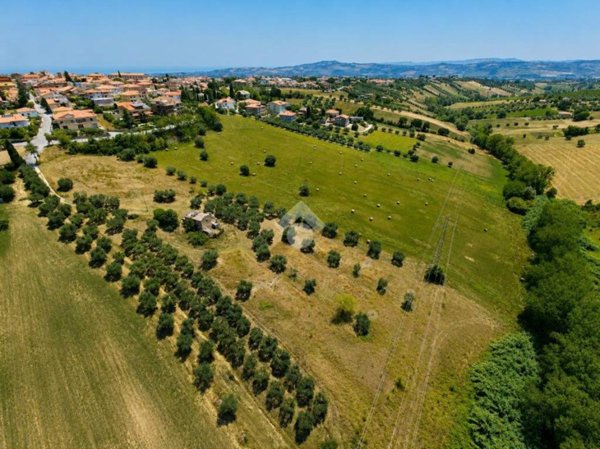 terreno edificabile in vendita a Mosciano Sant'Angelo